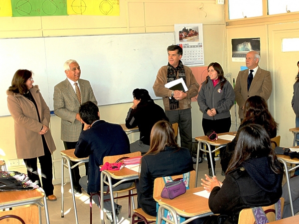 Instituto Bicentenario Jos&eacute; Miguel Carrera entre los Top Ten del pa&iacute;s en ingl&eacute;s