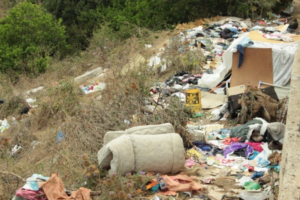 Exigen terminar de raíz con micro basurales en población Las Colinas  1 y 2 en Llolleo Alto