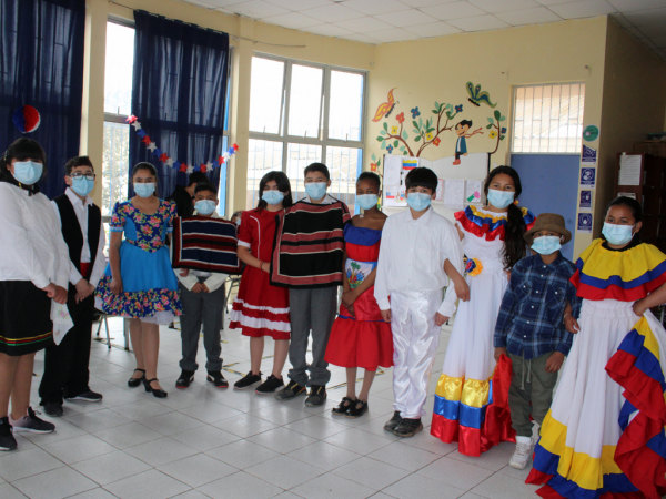 Escuela Cristo del Maipo celebra la interculturalidad