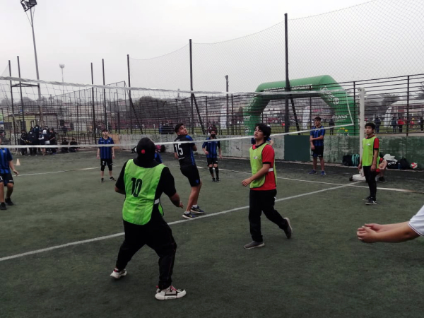 416 alumnos y alumnas se reunieron en entretenida jornada deportiva en Estadio Huracán de Llolleo