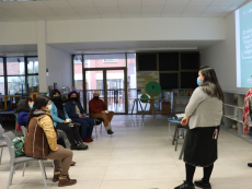 Taller sobre joyería  mapuche organizado por municipio cautiva a sanantoninas