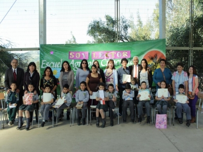 Niños de la Escuela Agrícola de Cuncumén celebraron que ya saben leer