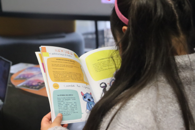 Revista Puentes presentó su segunda edición con creaciones literarias de niñas de la residencia de Llolleo   