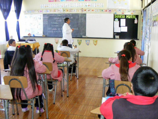 El año escolar en San Antonio partirá de manera presencial en abril: en marzo las clases serán online