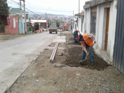 Invirtiendo $46 Millones municipio le confecciona veredas a Calle P. Lynch