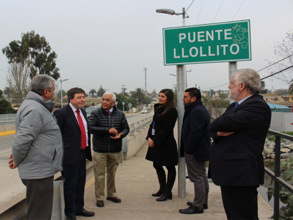 SUBDERE Ricardo Cifuentes visit&oacute; Municipalidad de San Antonio y conoci&oacute; el nuevo puente Llollito
