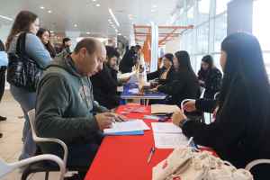 OMIL en Terreno reuni&oacute; oferta laboral provincial en Mall Arauco San Antonio