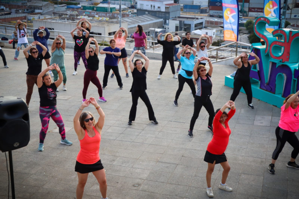 Encuentro Fitness Night cerr&oacute; su ciclo de verano con masiva jornada en el Talud 21 de Mayo