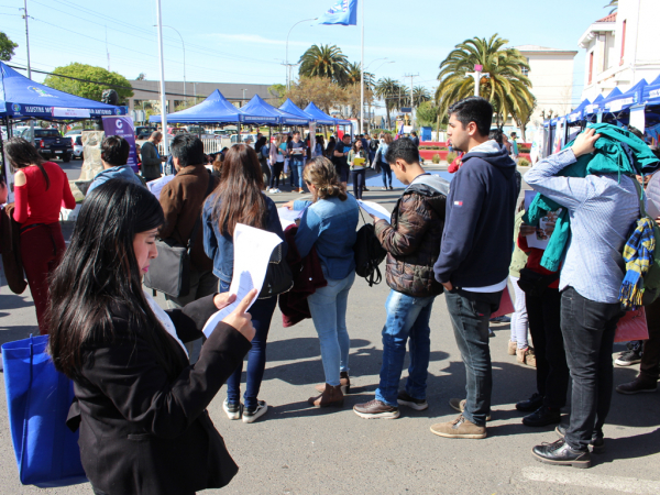 Jóvenes sanantoninos participaron en Feria Laboral