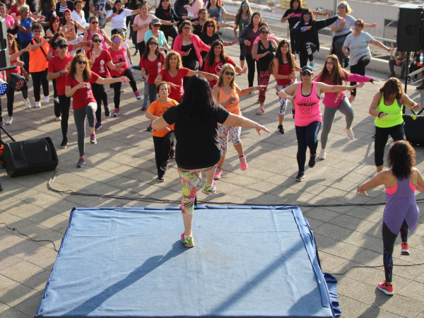 Municipio realiza jornada de Zumba Frente al Mar