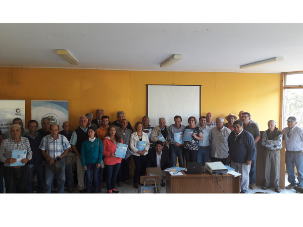 Peque&ntilde;os agricultores de comunidades rurales de San Antonio regularizan sus derechos de agua