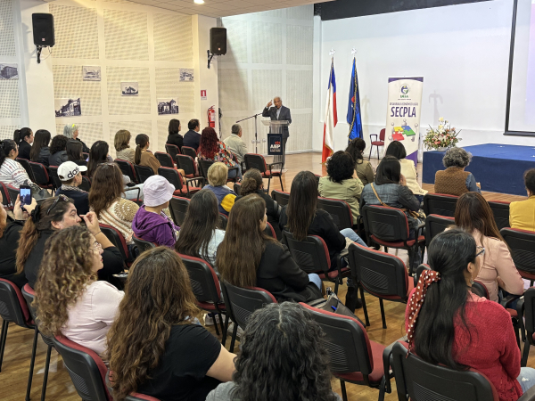 Municipalidad de San Antonio realiza Encuentro por el D&iacute;a del Emprendimiento Femenino