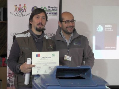 Usuarios del Centro de Rehabilitaci&oacute;n San Antonio de Padua reciclar&aacute;n papel y los convertir&aacute;n en libretas y tacos para la venta