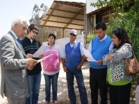 Muestras extra&iacute;das por el municipio. Alcalde Omar Vera entreg&oacute; resultados a comunidad de Agua Buena