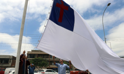 Se iz&oacute; bandera evang&eacute;lica en el frontis de la Municipalidad de San Antonio