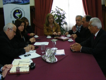 SEREMI de Educaci&oacute;n y alcalde Omar Vera se re&uacute;nen con la comunidad educativa del Liceo Juan Dante Parraguez