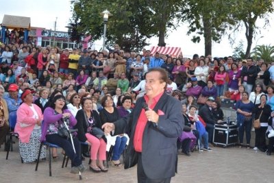 Cuerdas del Coraz&oacute;n revivi&oacute; a la nueva Ola en plaza de Llolleo
